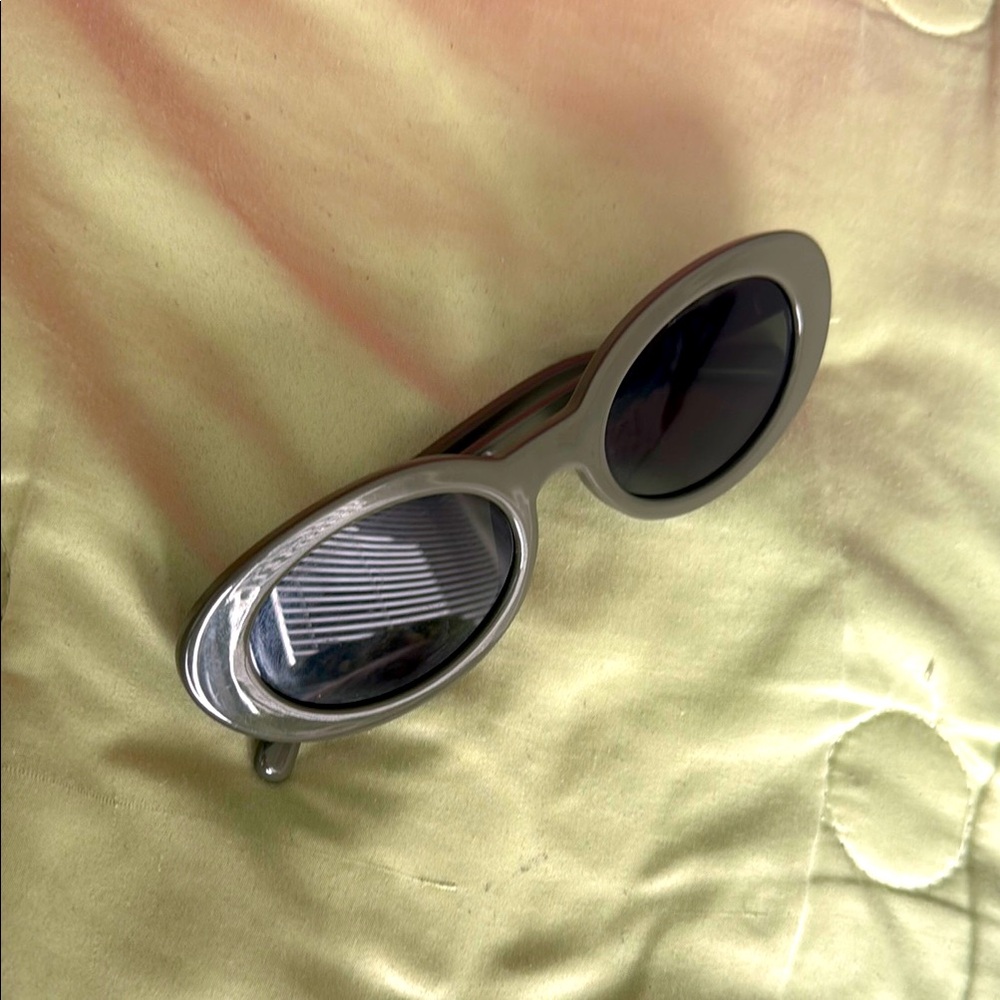 Stylish Gray/Green Sunglasses